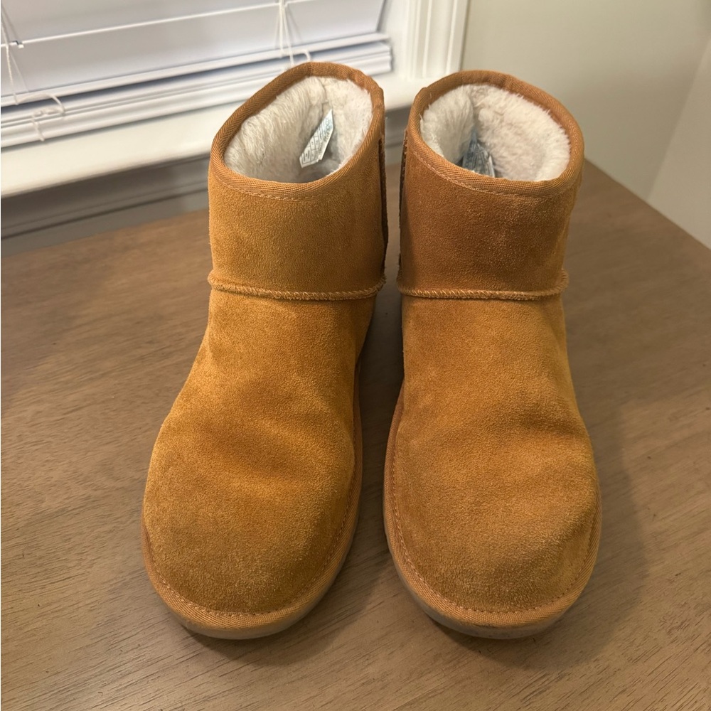 Koolaburra by UGG Cozy Tan Suede Boots